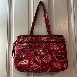 Vera Bradley red Mesa hobo bag in adorable quilted paisley print